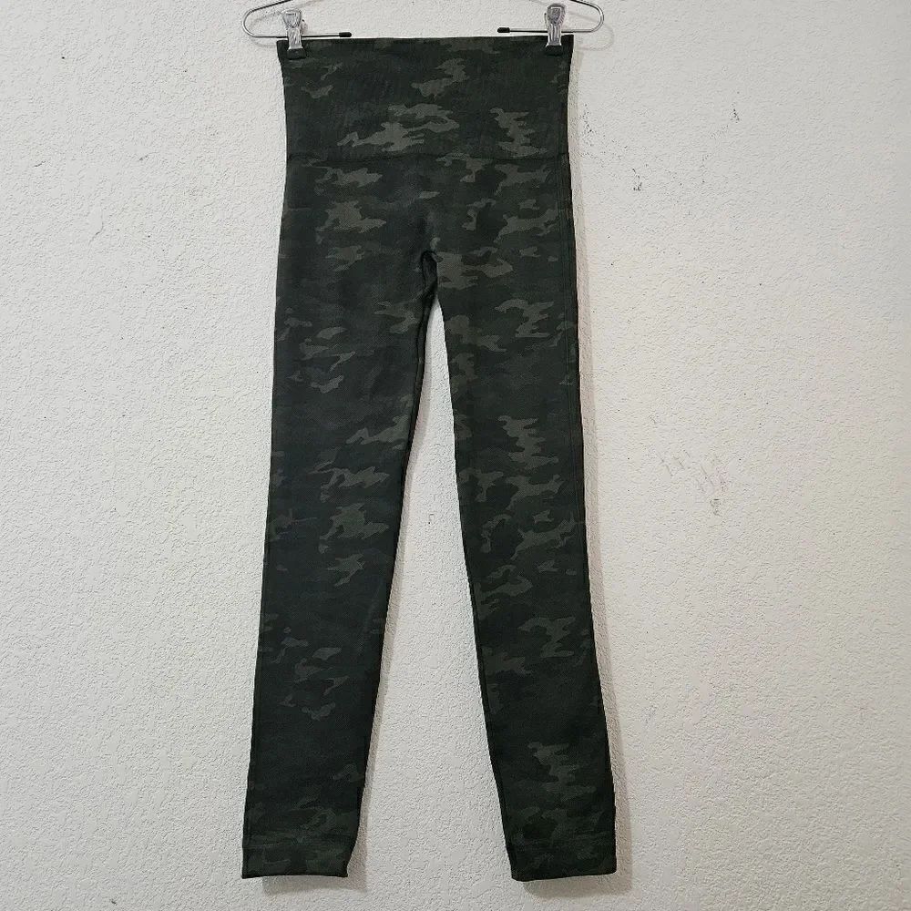 Spanx army green camo color leggings medium size